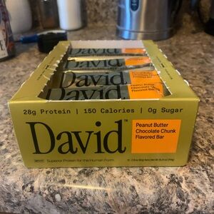 Peanut Butter Chocolate Chunk Bars - Green Box